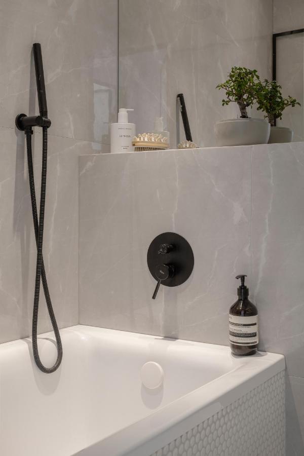 Stylowy Apartament Przy Metrze 바르샤바 외부 사진